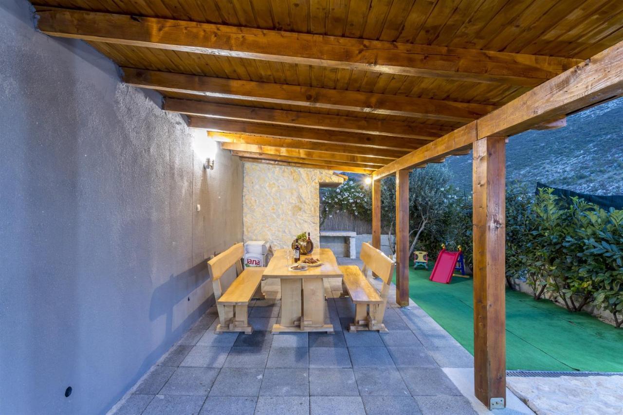 Holiday Home Dijamant Kučiće Εξωτερικό φωτογραφία