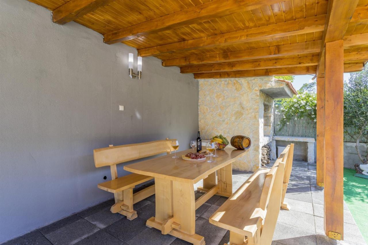 Holiday Home Dijamant Kučiće Εξωτερικό φωτογραφία