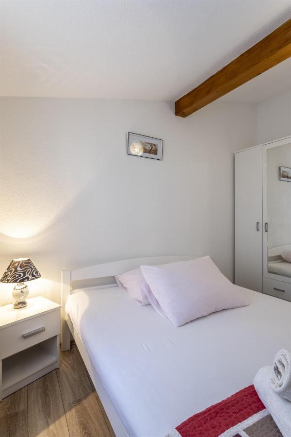 Holiday Home Dijamant Kučiće Εξωτερικό φωτογραφία